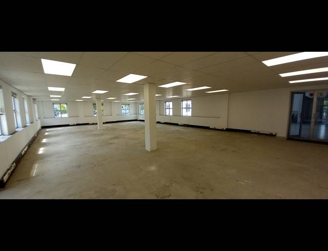 980M² OFFICE TO LET IN BRYANSTON